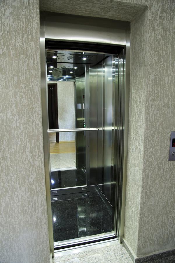 Iveria Hotel Khashuri エクステリア 写真