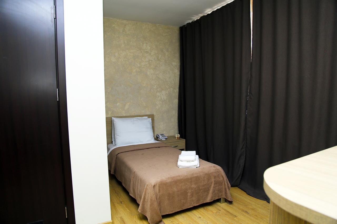Iveria Hotel Khashuri エクステリア 写真